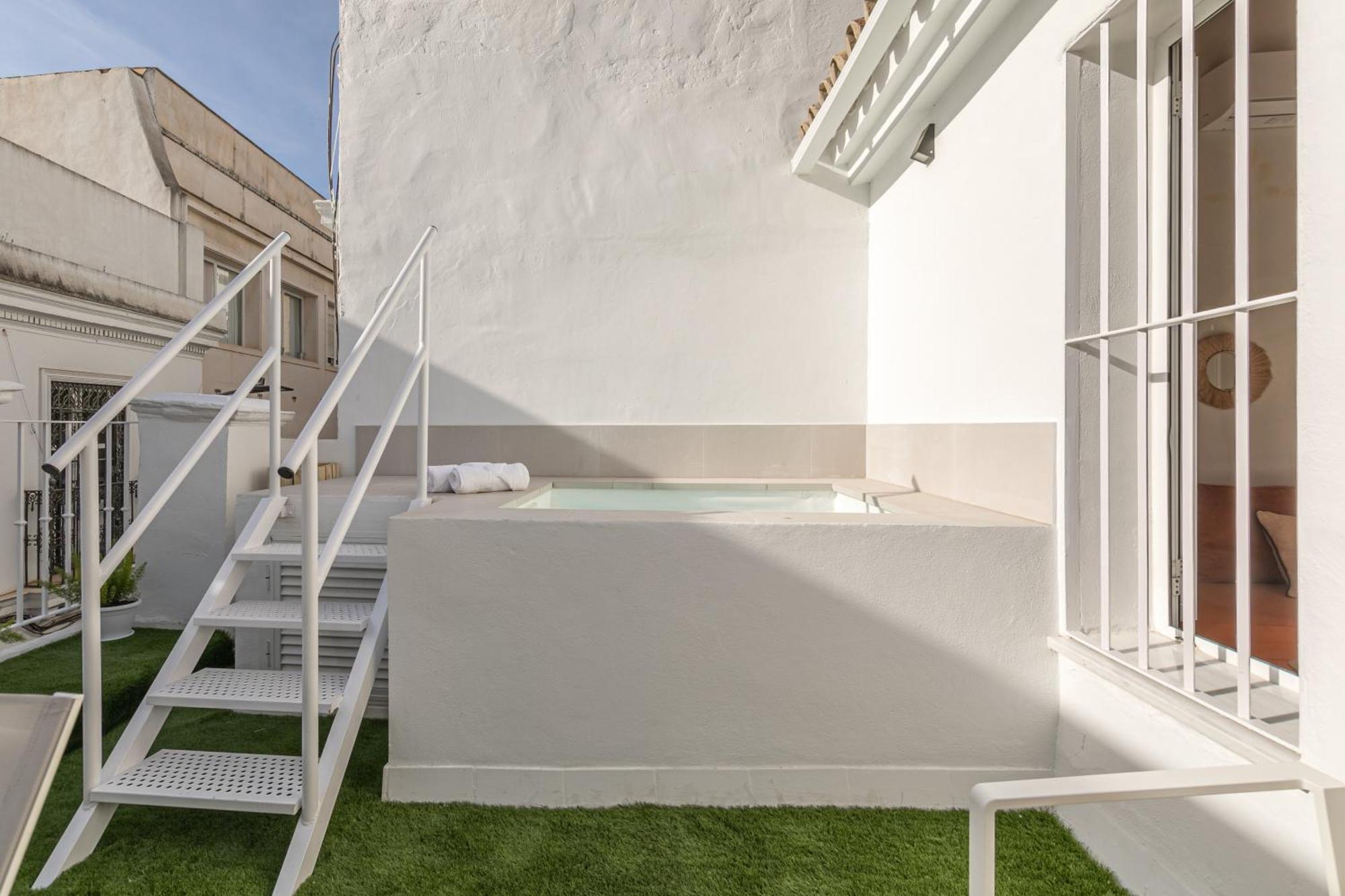 Isg Apartments Cuna Севилья Экстерьер фото