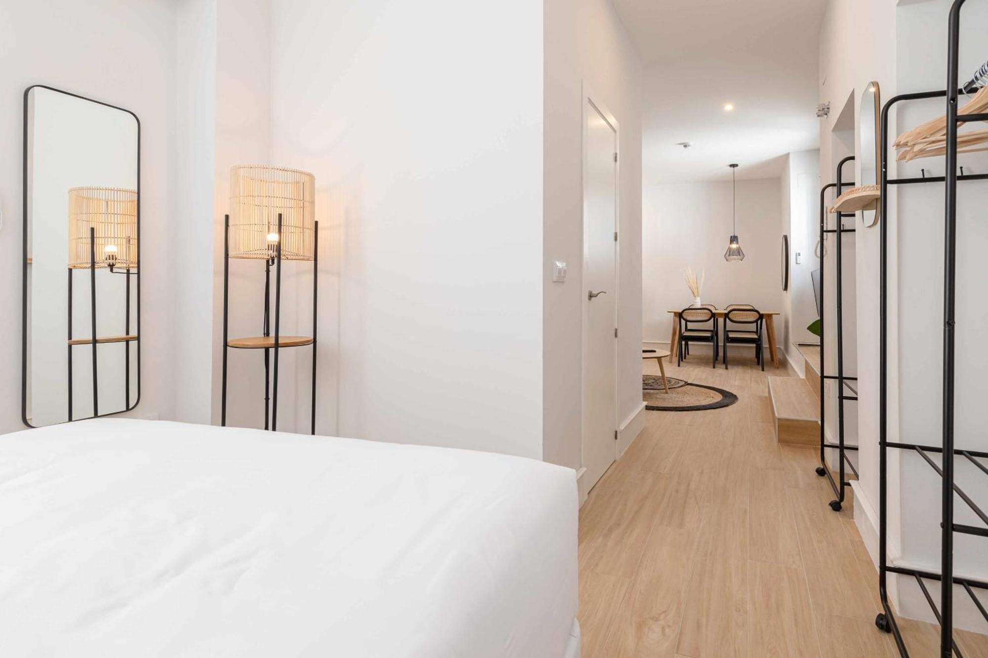 Isg Apartments Cuna Севилья Экстерьер фото