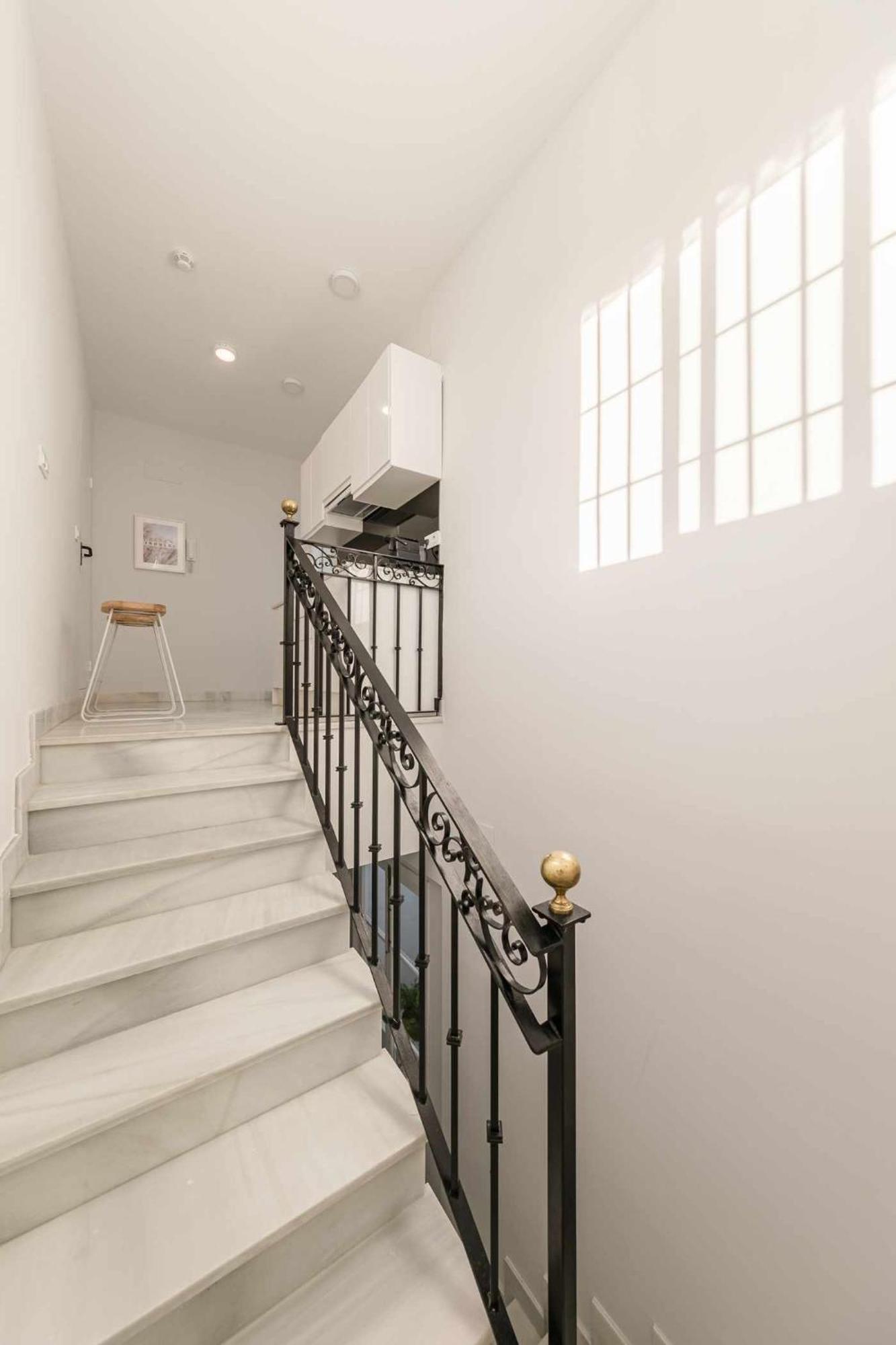 Isg Apartments Cuna Севилья Экстерьер фото